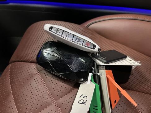 Used 2025 Genesis GV80 3.5T Prestige image 30