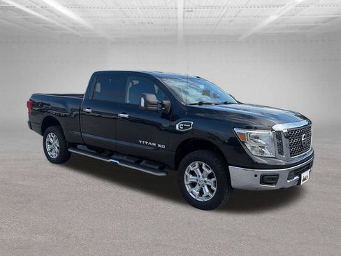 Used 2018 Nissan Titan SV w/ SV Convenience Package AWD/4WD image 8