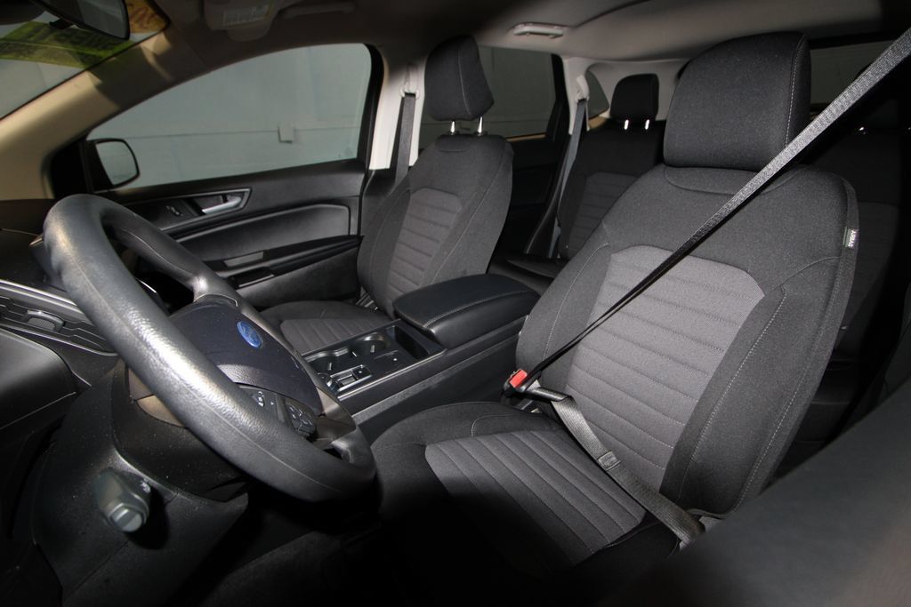 Used 2024 Ford Edge SE AWD/4WD image 4