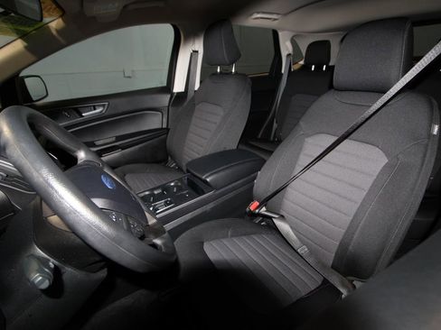 Used 2024 Ford Edge SE image 4