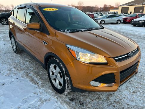 Used 2016 Ford Escape SE image 3