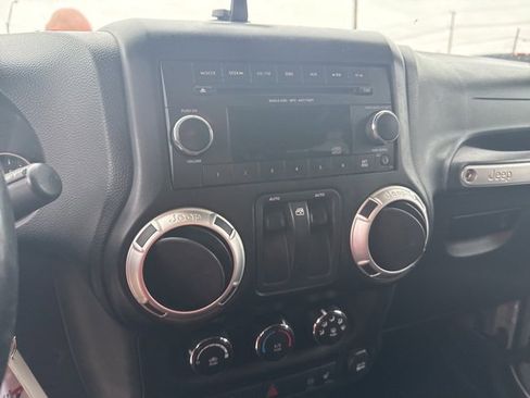 Used 2012 Jeep Wrangler Sahara w/ Dual Top Group image 20