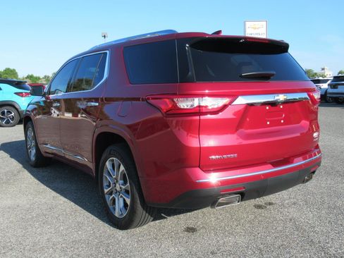 Used 2019 Chevrolet Traverse Premier w/ Driver Confidence II Package FWD image 5