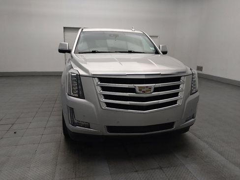 Used 2018 Cadillac Escalade Luxury RWD image 14