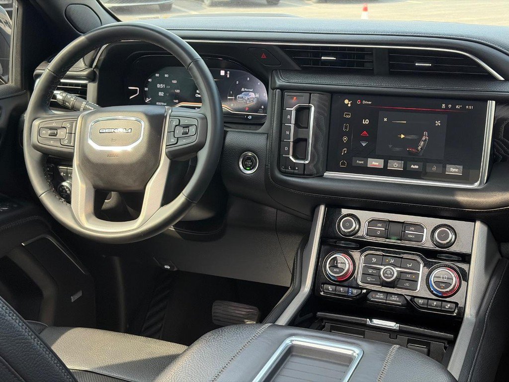 Used 2023 GMC Yukon Denali AWD/4WD image 13