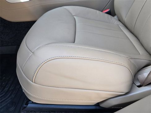 New 2026 Land Rover Range Rover SE image 16