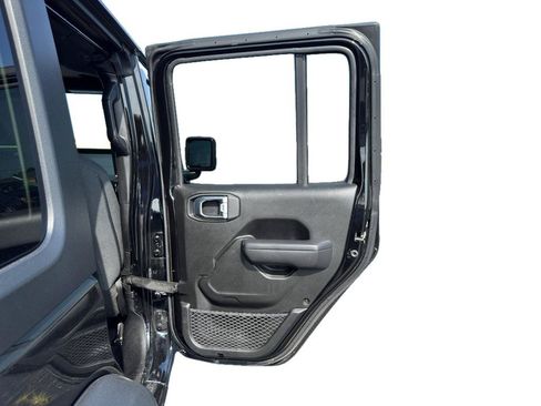 Used 2024 Jeep Wrangler Unlimited Sport AWD/4WD image 16