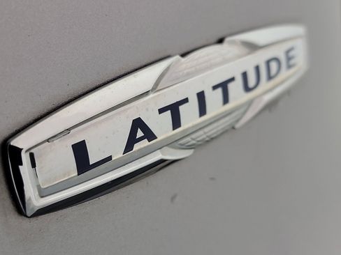 Used 2020 Jeep Cherokee Latitude w/ Cold Weather Group image 33