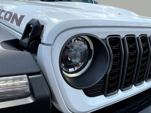 Used 2024 Jeep Wrangler Unlimited Rubicon AWD/4WD image 30