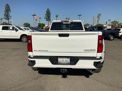 Used 2025 Chevrolet Silverado 3500 High Country w/ High Country Premium Package AWD/4WD image 6