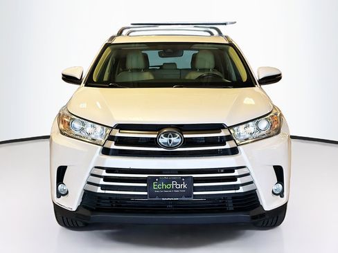 Used 2018 Toyota Highlander XLE w/ Protection Package #3 image 2