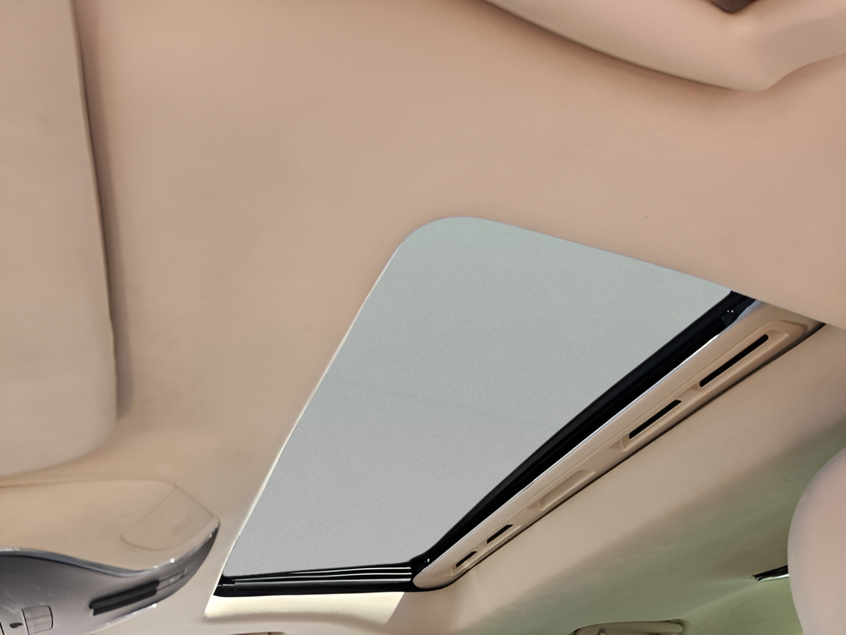 Used 2014 Maserati Ghibli RWD image 16