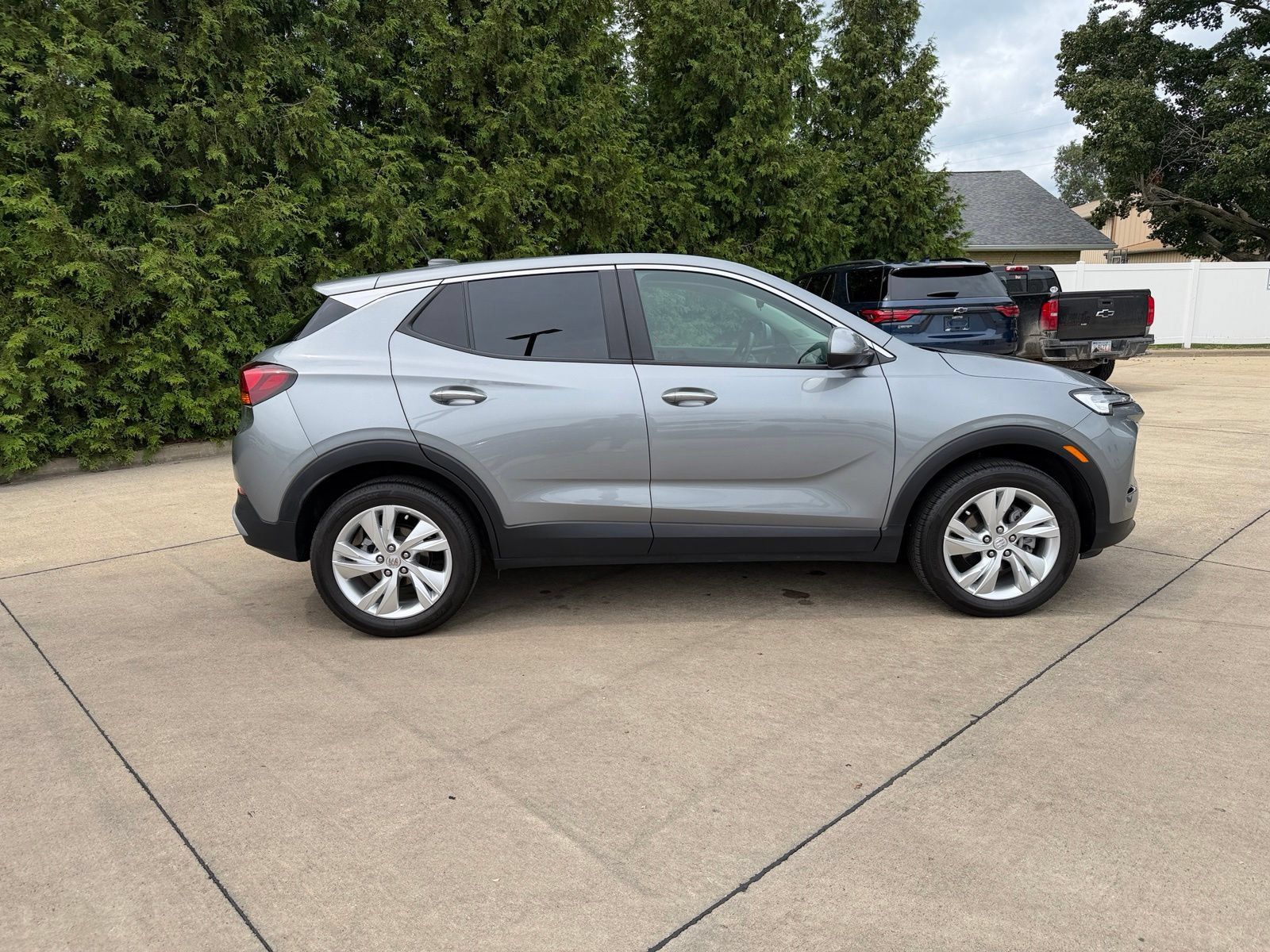 Used 2024 Buick Encore GX Preferred AWD/4WD image 31