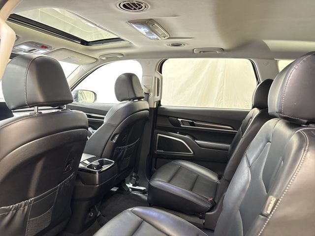 Used 2025 Kia Telluride S FWD image 14
