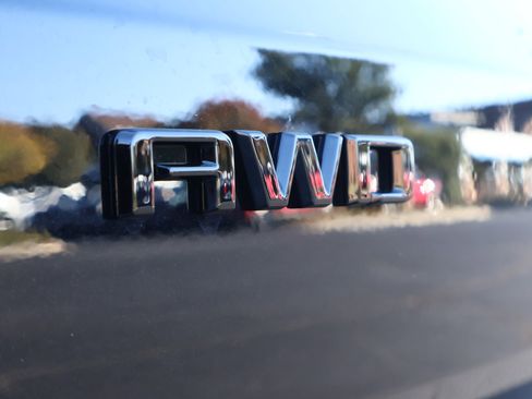 New 2026 Chevrolet Traverse Z71 w/ Driver Confidence Package image 6