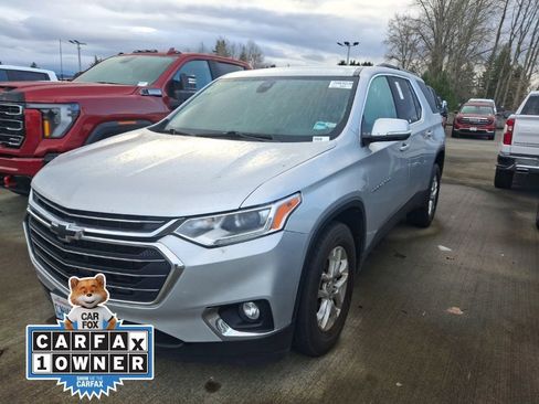Used 2020 Chevrolet Traverse LT image 1