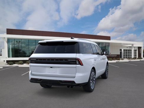 New 2025 Lincoln Navigator Black Label AWD/4WD image 8