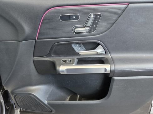 Certified 2023 Mercedes-Benz GLB 250 4MATIC image 19