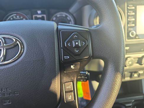 Used 2022 Toyota Tacoma SR w/ SR Convenience Package RWD image 18