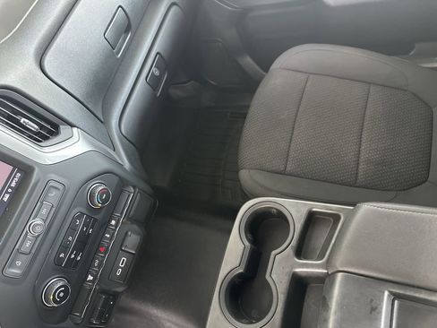 Used 2021 Chevrolet Silverado 2500 Custom w/ Custom Value Package image 24