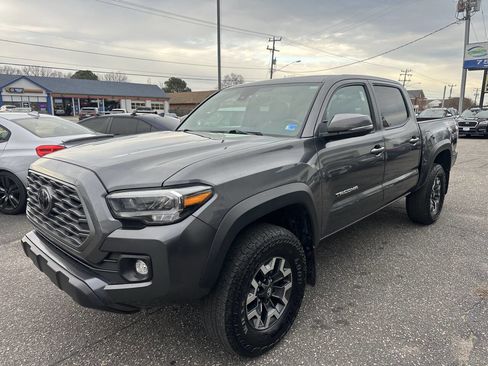 Used 2023 Toyota Tacoma TRD Off-Road image 1