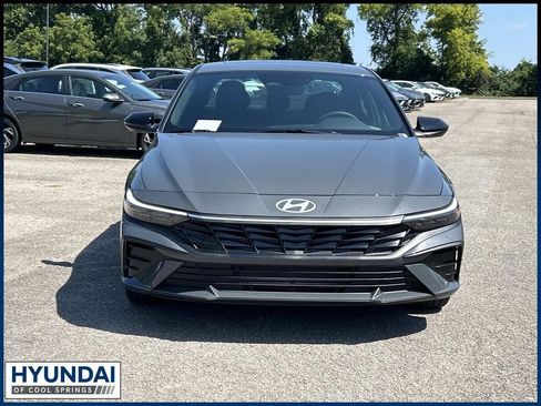 New 2026 Hyundai Elantra SEL Sport FWD image 2