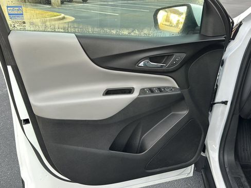 Used 2022 Chevrolet Equinox LT image 14
