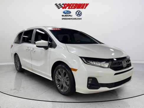 Used 2025 Honda Odyssey Touring image 13