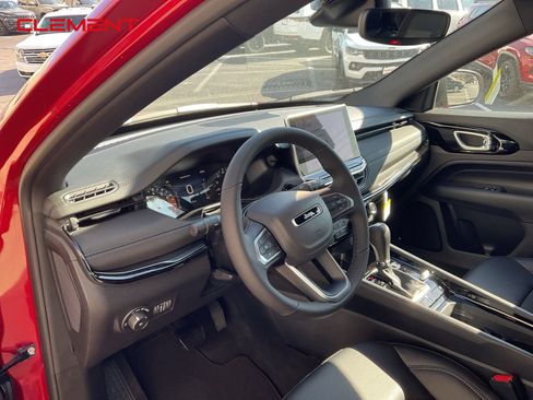 New 2026 Jeep Compass Latitude image 15