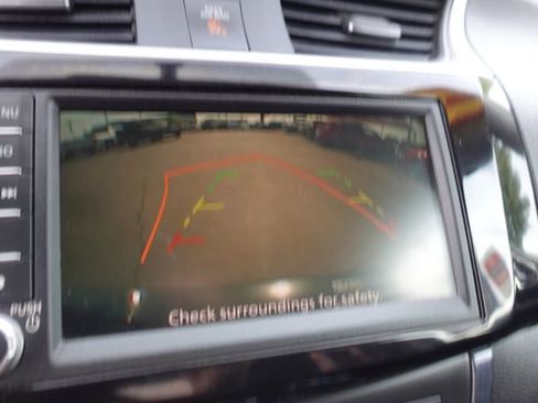 Used 2019 Nissan Sentra SR w/ Exterior Package image 17