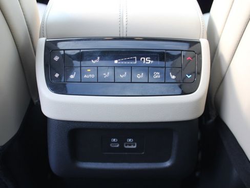 Certified 2025 INFINITI QX60 Luxe image 38