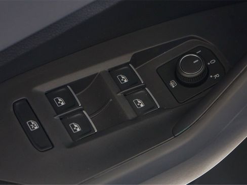 New 2026 Volkswagen Jetta SE image 18