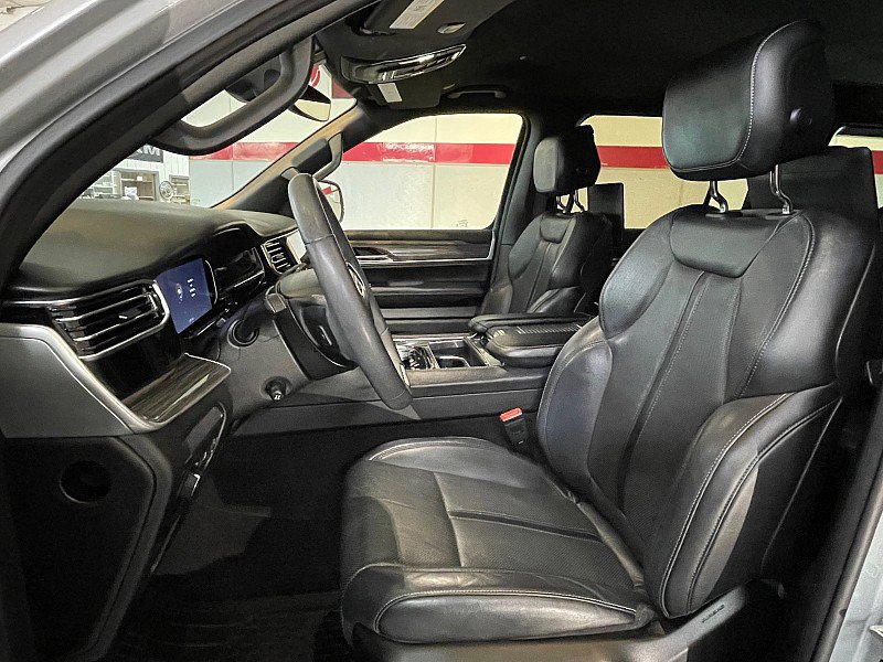 Used 2022 Jeep Wagoneer Series III w/ Rear Seat Video Group 1 AWD/4WD image 8