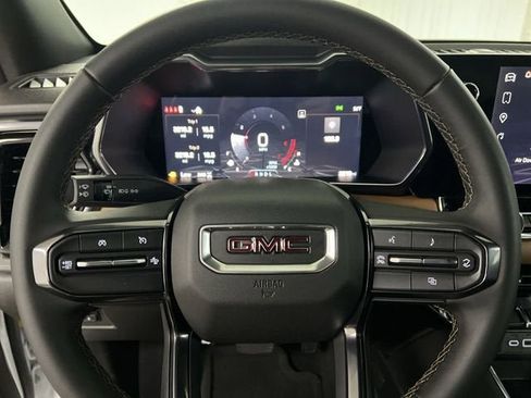 Used 2025 GMC Canyon AT4 image 11