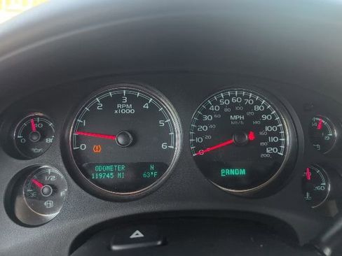 Used 2011 GMC Yukon Denali image 17