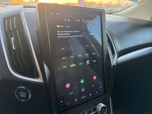 Used 2024 Ford Edge SEL w/ Convenience Package image 12