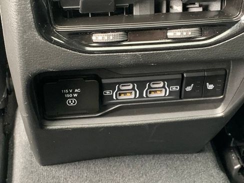 Used 2024 Jeep Grand Cherokee Limited w/ Luxury Tech Group II AWD/4WD image 18