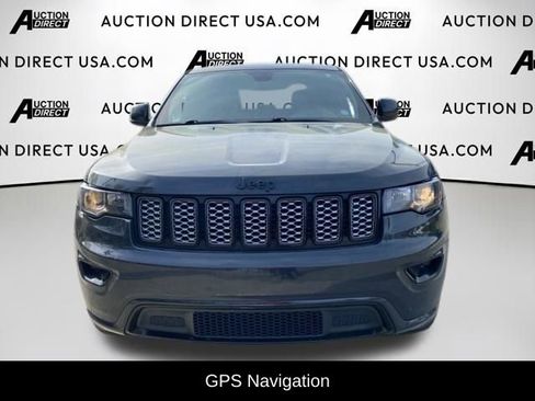 Used 2018 Jeep Grand Cherokee Altitude image 2