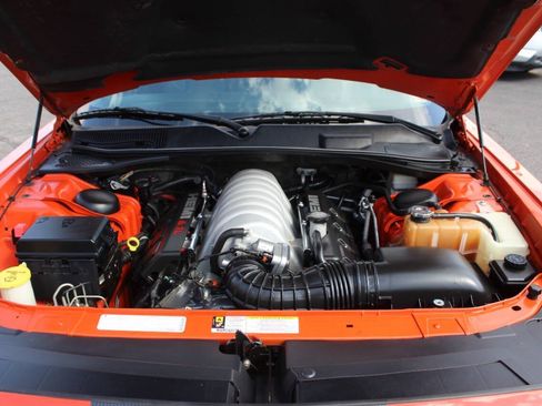 Used 2009 Dodge Challenger SRT8 w/ SRT Option Group II RWD image 8