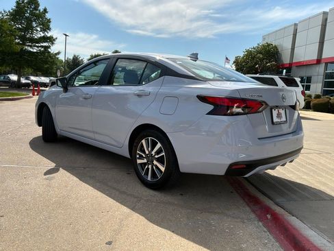 Used 2025 Nissan Versa SV FWD image 8