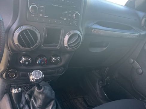 Used 2014 Jeep Wrangler Unlimited Sport image 5