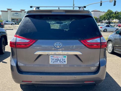 Used 2016 Toyota Sienna Limited AWD/4WD image 5