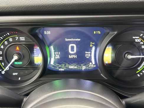 Used 2024 Jeep Wrangler Unlimited image 24