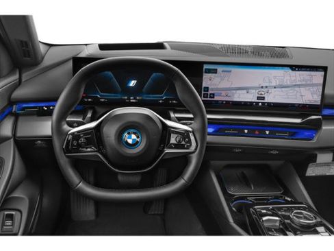 Used 2026 BMW i5 eDrive40 w/ Premium Package RWD image 9