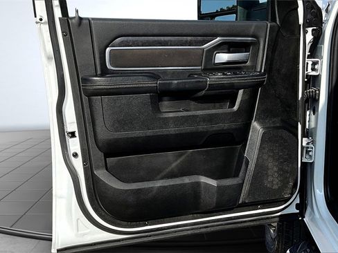 Used 2024 RAM 3500 Big Horn image 24