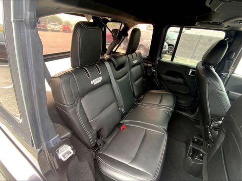 Used 2021 Jeep Wrangler Unlimited Sahara AWD/4WD image 19