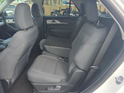 Used 2025 Ford Explorer Active AWD/4WD image 14