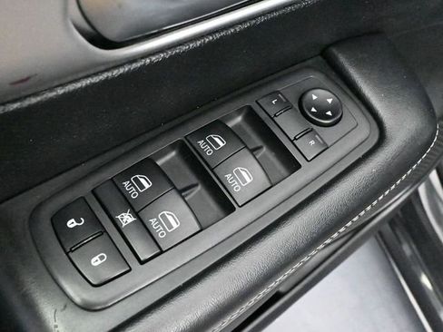 Used 2019 Chrysler Pacifica Touring-L Plus w/ Advanced Safetytec Group FWD image 21