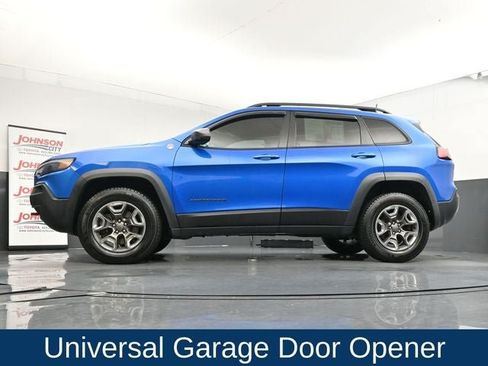 Used 2019 Jeep Cherokee Trailhawk w/ Comfort/Convenience Group AWD/4WD image 24