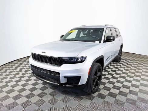 Certified 2023 Jeep Grand Cherokee L Laredo AWD/4WD image 6